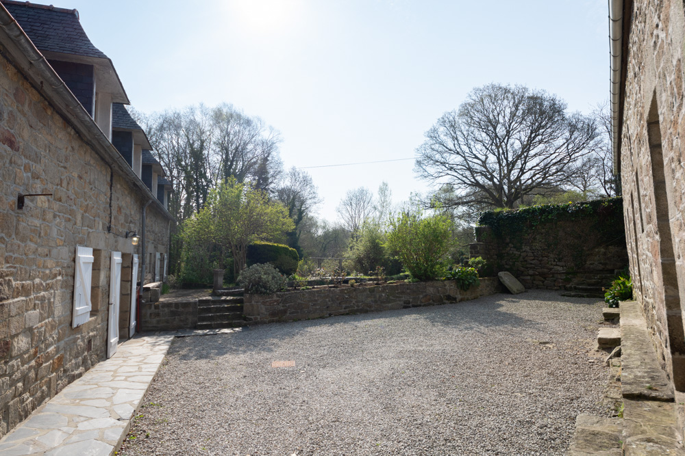 MOULIN - 5/8 CHAMBRES - 175 M² - 300 M² UTILE - PARC DE 6.000M² - COURS D'EAU "BIEF" photo 2